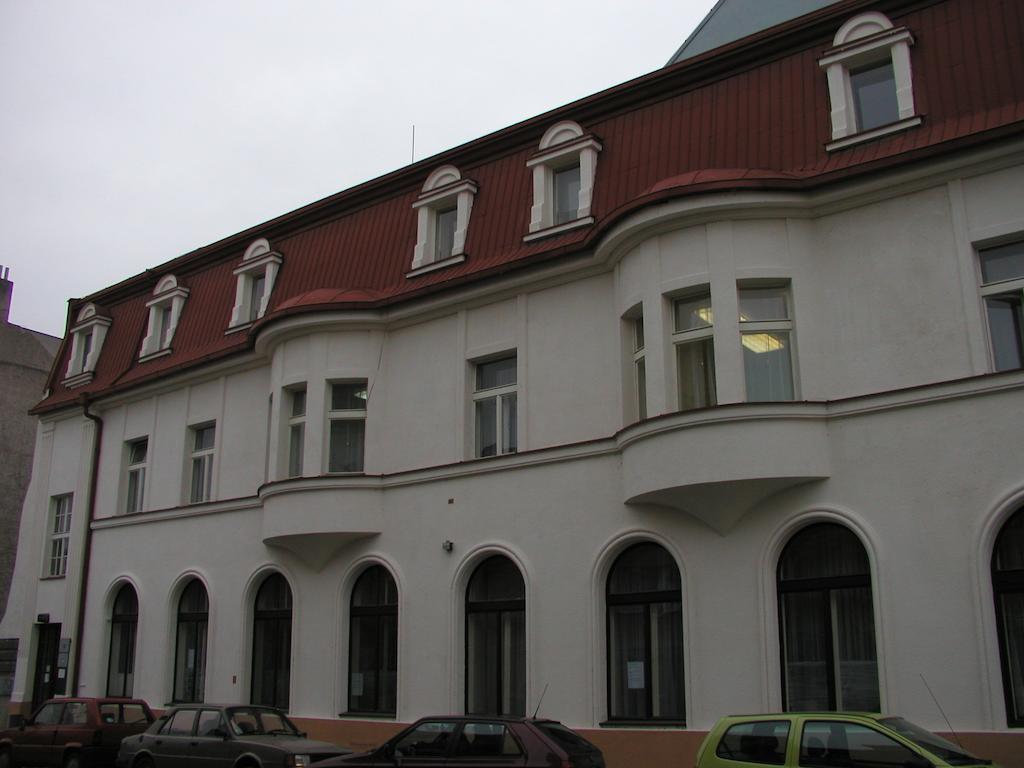 Hotel Mrázek Pardubice Esterno foto